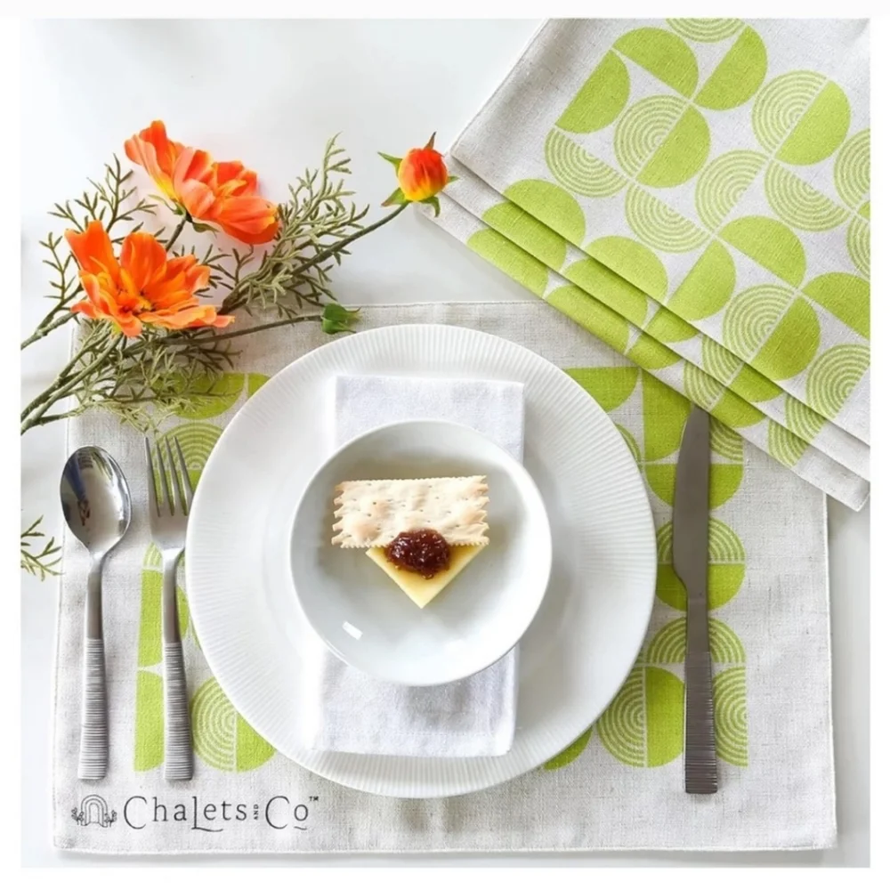 New! Chalets and Co Set Placemats